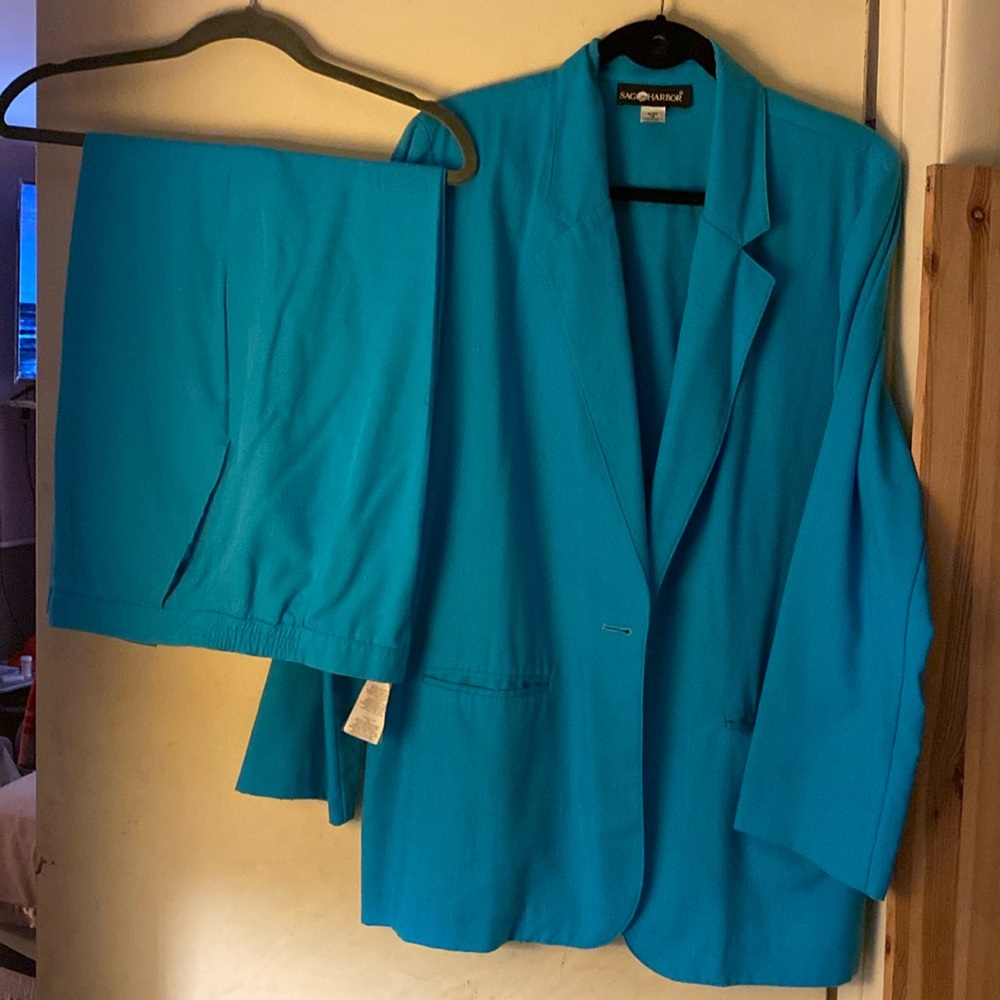 Blazer (size16) and matching capris (size14)nice for summer office attire.